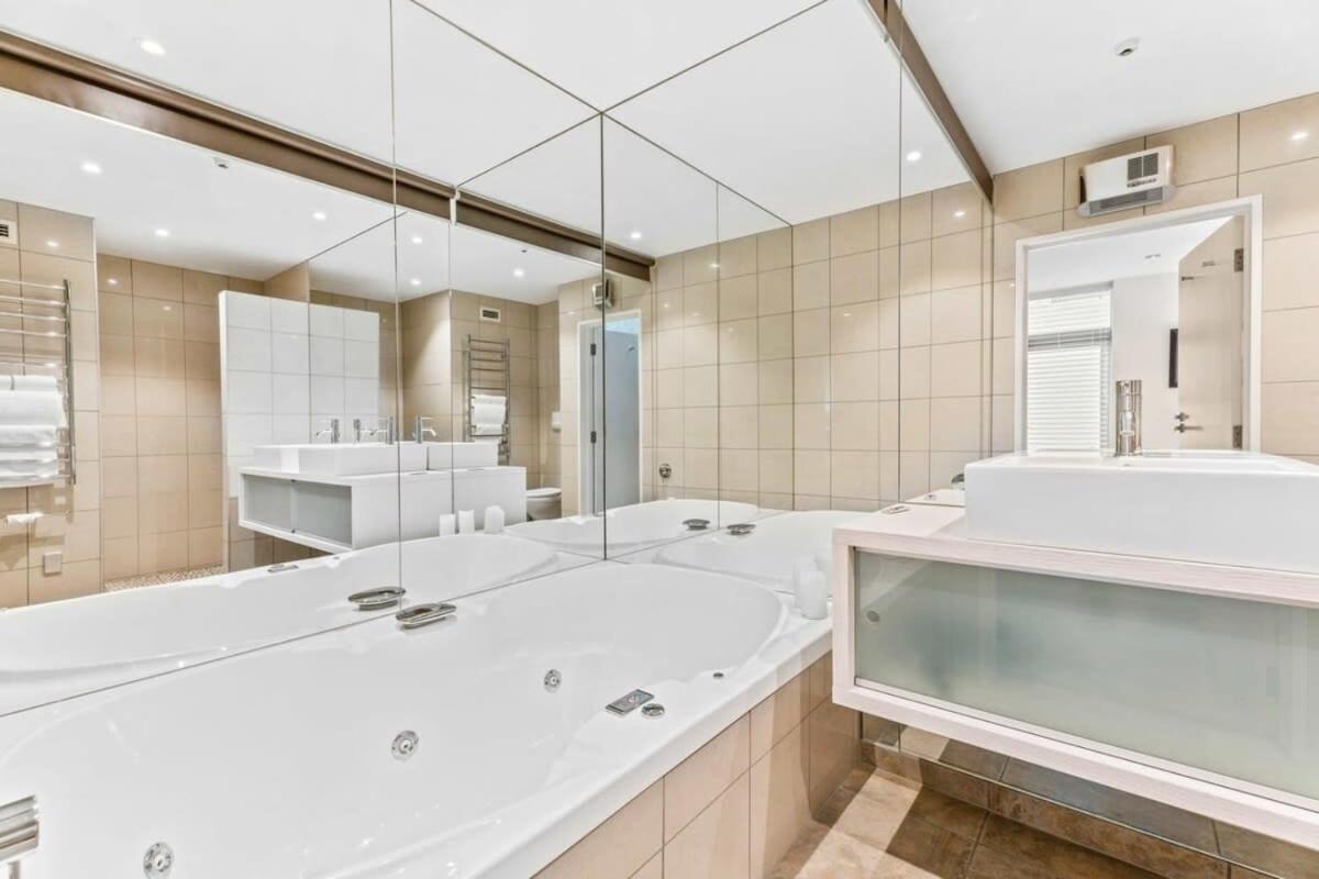 Pembroke Luxury Apartment Wanaka Exterior photo